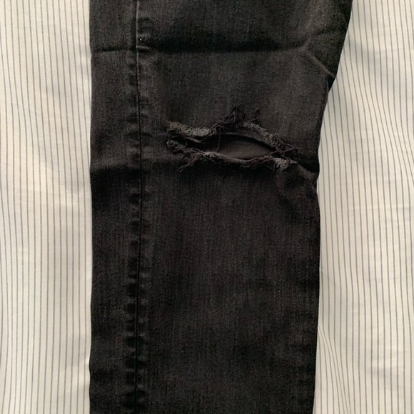 American Eagle Distressed Knee Super High Rise Black Jegging Skinny Jean - Picture 5 of 7